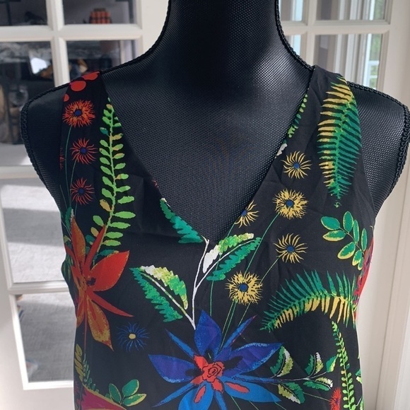 Violet+claire Tropical Botanical Layered V neck Tank - Picture 3 of 9